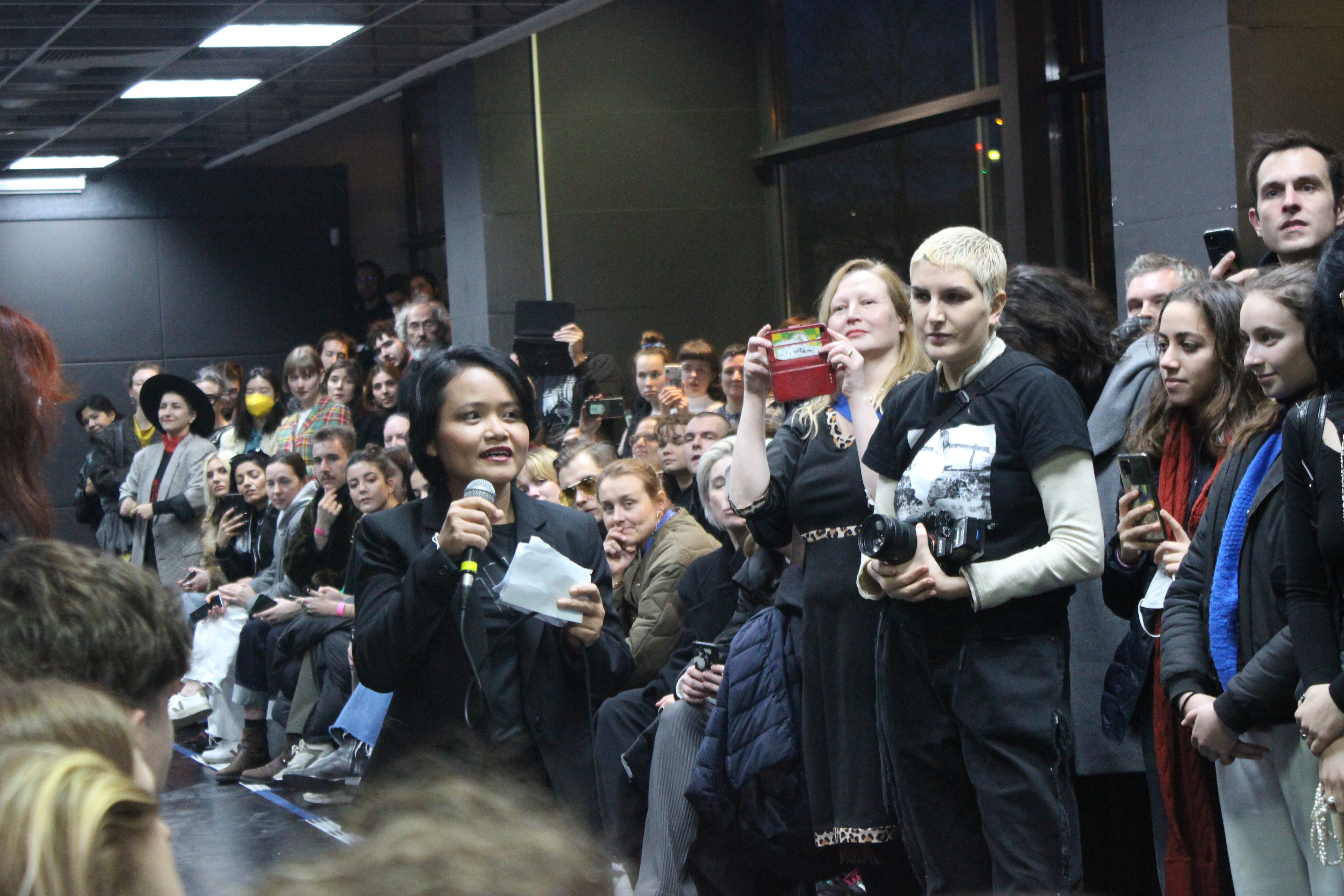 "Vay Ya Nak Phoan" during the Berlin fashion show